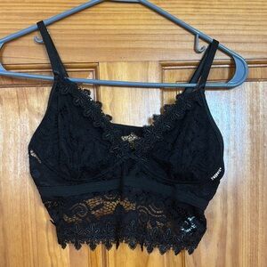 SHEIN Black Lace Crop Top with Scalloped Trim